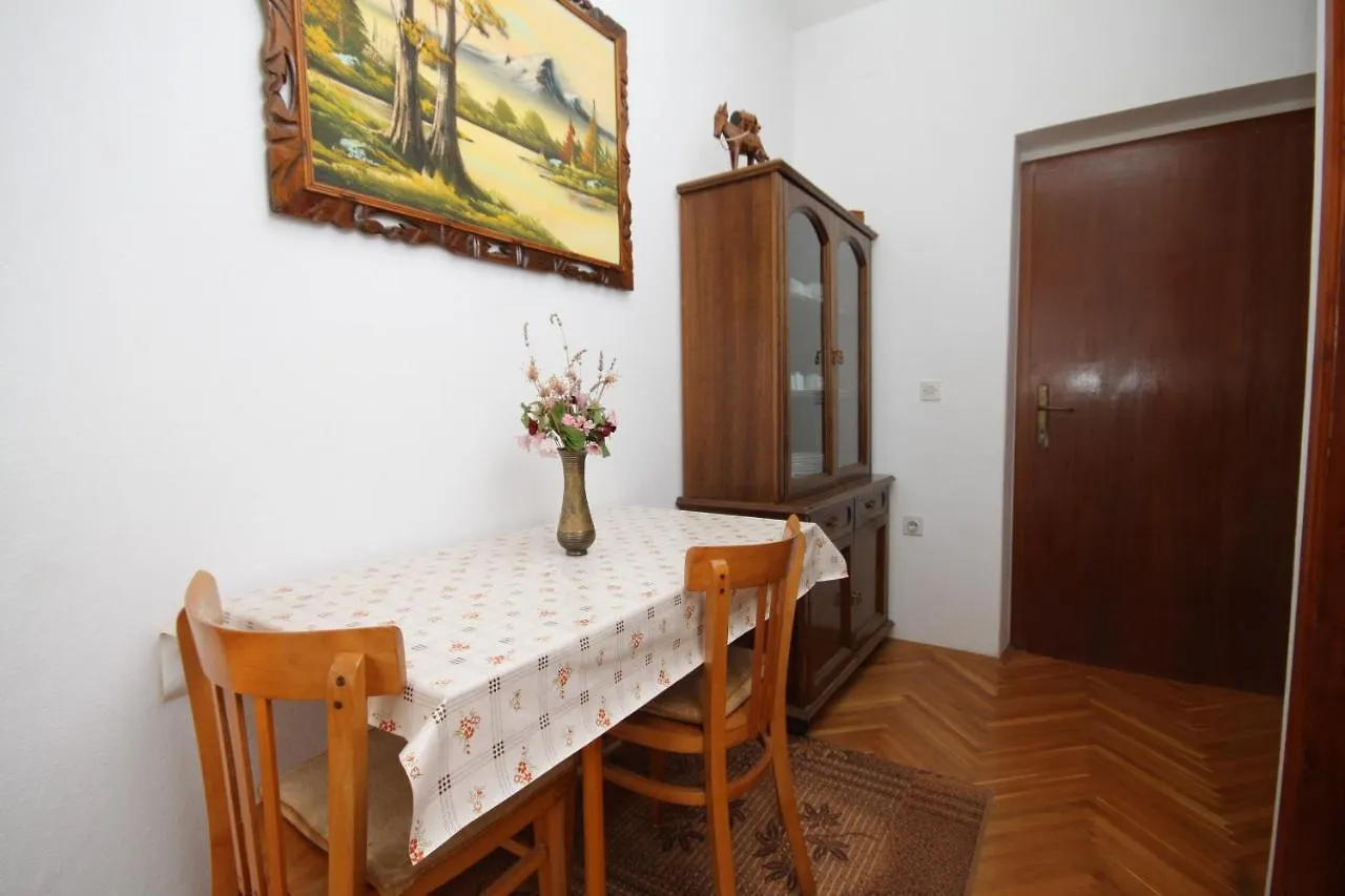 Apartment Kukljica 8277C 0*,